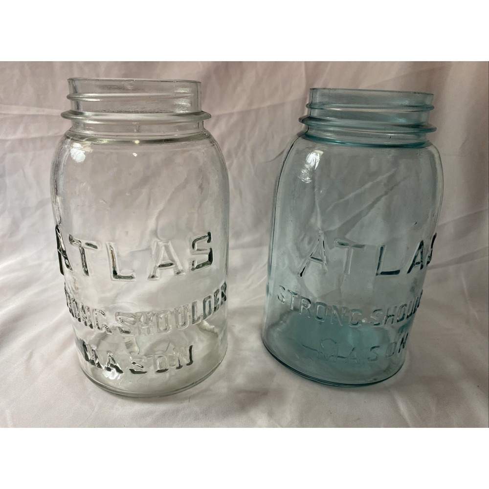 Set Of 2 Vintage Atlas Strong Shoulder Mason Quart Jars Blue And Clear.